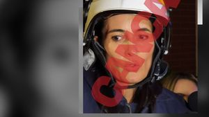 Incredibil! A luat costumul de pompier pentru o poză. Clotilde Armand n-a fost recunoscută de oameni!
