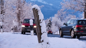 Toți șoferii trebuie să știe! Ce riscă cei care nu respectă normele și nu schimbă anvelopele de vară cu cele de iarnă. Amenzile sunt mari
