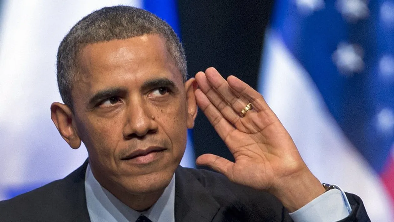 Incurcatura de zile mari la Washington! L-au pus sa stea langa Barack Obama imbracat asa!