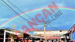 Un curcubeu sta de trei zile pe cer, la Petrosani