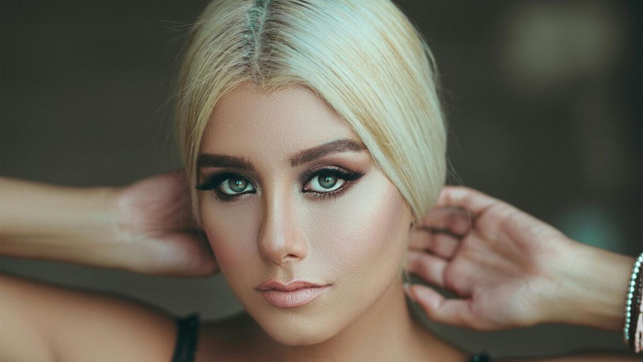 „Halo lips” – trendul anului 2026 în materie de make-up. Adio buze super-lucioase și linii trasate la milimetru!