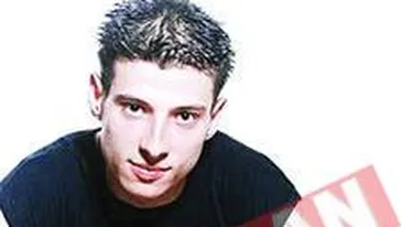 Bancherul sinucigas, dat afara din spital