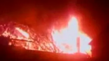 VIDEO Un orfelinat din Baia Mare a fost cuprins de flacari!