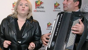 Clejanii, jefuiţi de oamenii fără adăpost. Ce au păţit artiştii miercuri dimineaţă!