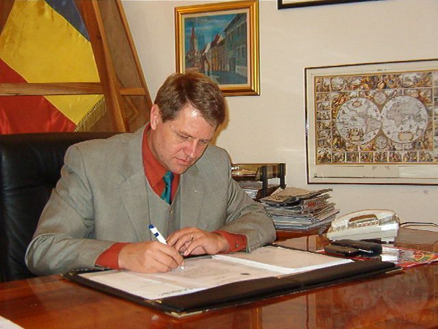 Klaus Iohannis, tânăr