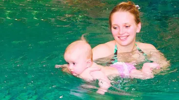 Distreaza-te la piscina alaturi de copilultau