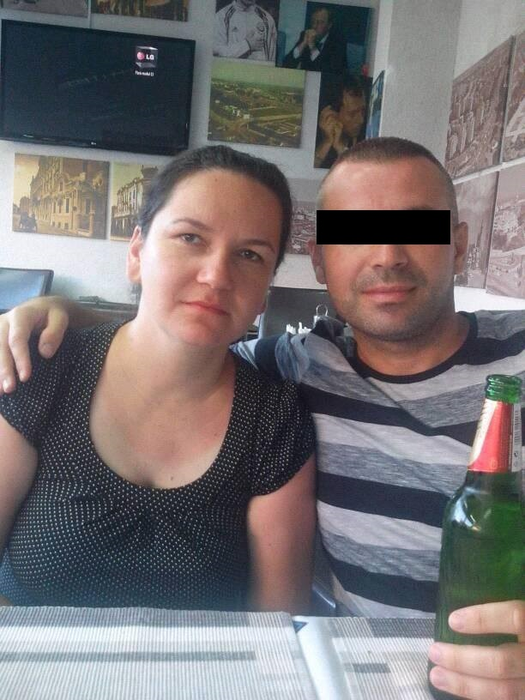 Polițista și-a trimis soțul la farmacie, apoi și-a împușcat mama și copilul, după care s-a sinucis