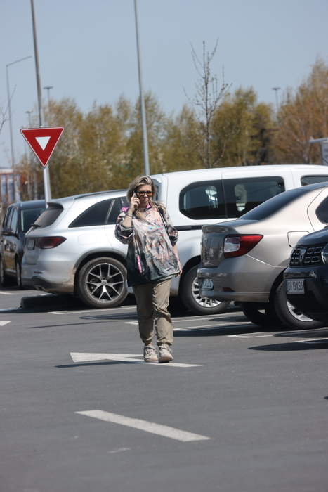 Gina Pistol, hotărâtă să își "bifeze" lista (Foto: CANCAN.RO)
