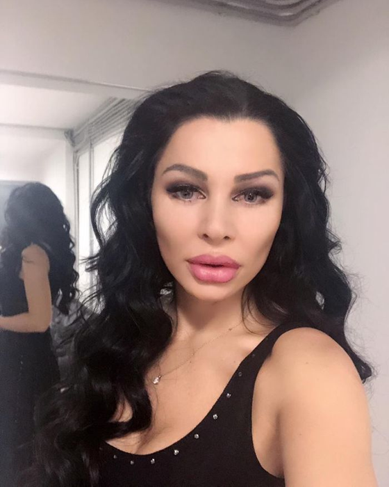 N-o să-ți vină să crezi cum e trecută Brigitte în telefonul lui Ilie Năstase