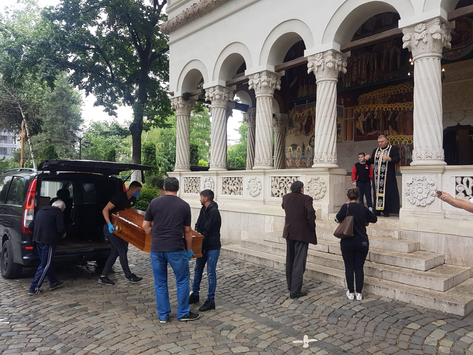 Ce scrie pe crucea lui Costin Mărculescu. Greşeala cutremurătoare făcută de apropiaţi