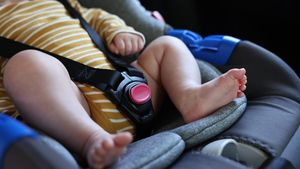 Dramă fără margini! O fetiță de 2 ani a murit, după ce a fost uitat în mașină de tatăl său