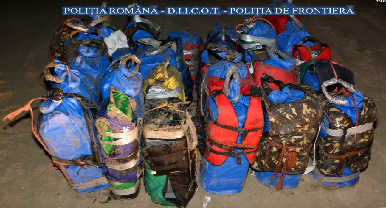 Polițiștii și procurorii DIICOT au capturat peste o tonă de cocaină în Deltă