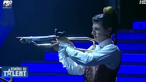 Robin Hood de la Romanii au talent a cucerit juriul! Si-a riscat viata cu un numar UNIC: "Era sa-ti faci carare pe mijloc"