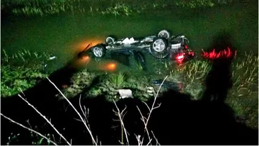 Accident în Teleorman! Un tânăr a plonjat cu mașina în râu și a ajuns în stare gravă la spital
