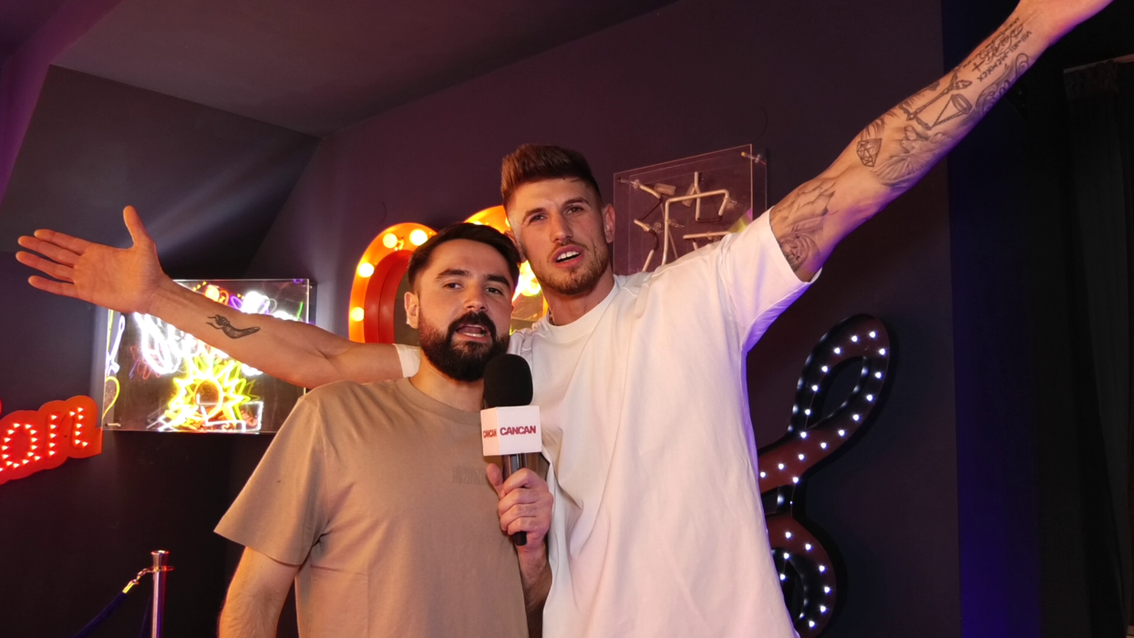 Alex Delea: "Nu știu ce trebuie să aibă fata aia. Fizic, un aspect foarte important, să fie frumoasă. Șatenă, blondă, oricum ar fi, n-am pretenții. Am foarte multe tipologii de fete, nu știu, n-am o tipologie anume să zic «mamă, ea este aleasa». Mă iau și pe mine prin surprindere câteodată!" (Foto: captură video)