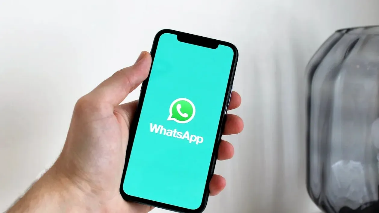 Atenție! Cea mai nouă metodă de înșelătorie are loc pe WhatsApp. Cum pică românii pradă atacatorilor cibernetici