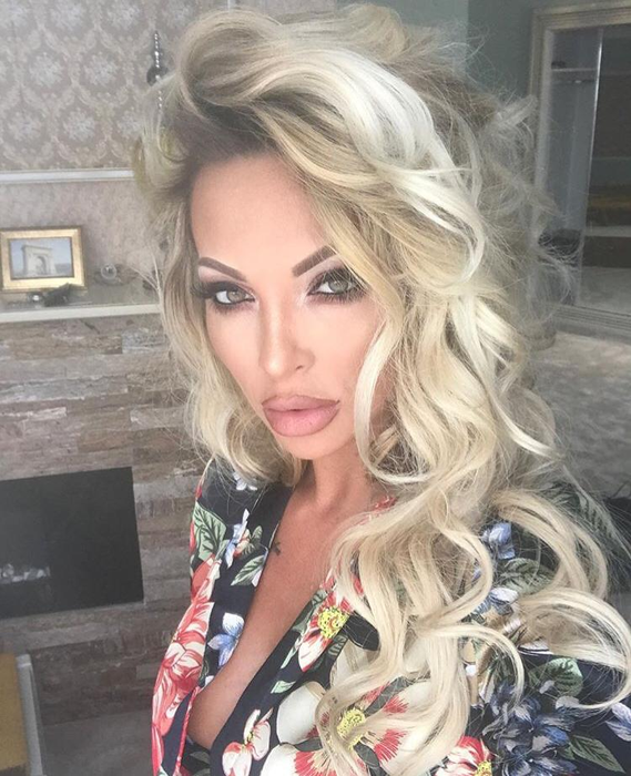 Ela, noua iubită a lui Victor Slav