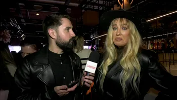 Cum arăta blondina Tania Budi acum 20 de ani! Poza pe care ar vrea să o șteargă de pe internet: cu vulturul pe maieu, în epoca în care Mamaia se visa America!