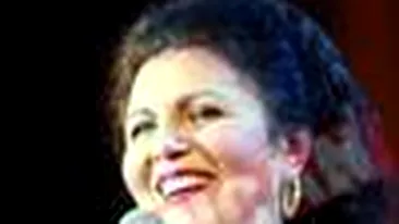 Iese cu paznicul la plimbare