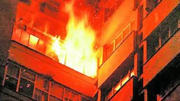 Explozie de proportii intr-un bloc din Fagaras! Peretii imobilului au crapat!