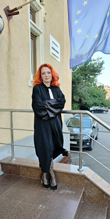 Avocata Mihaela Ispas a luptat alături de clienta ei timp de 15 ani, până i s-a făcut dreptate foto: arhivă personală
