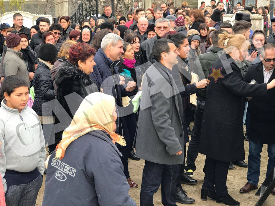 Familia Alinei Ciucu a plâns în continuu la înmormântare