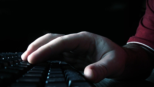 Doi tineri din România au fost arestaţi în SUA pentru că au făcut asta pe internet! Câţi ani de închisoare au primit