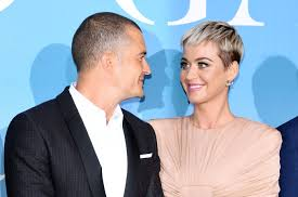 Cântăreaţa Katy Perry şi actorul Orlando Bloom s-au logodit de Valentine’s Day