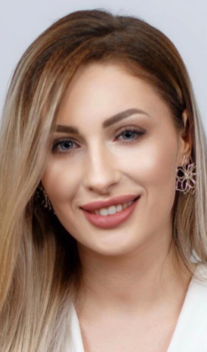 Oana Monea, înainte de operațiile estetice/ Sursa foto: TikTok