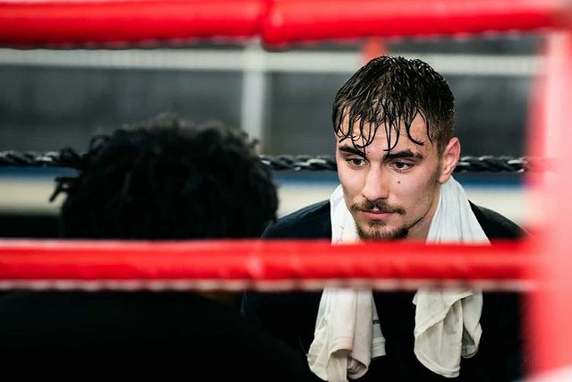 Andrei Dascălu în timpul unui antrenament de box.