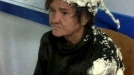 A încurcat spuma de păr cu cea folosită în construcţii! Ce a urmat a devenit viral, dar a dus-o şi pe patul de spital