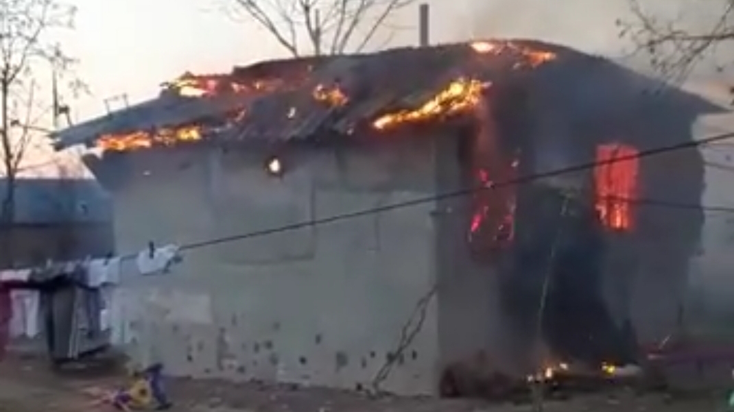 Un bebeluș de patru luni a ars de viu într-un incendiu, în Dâmbovița