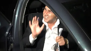 VIDEO EXCLUSIV. Proprietarul celebrului ”Dragonul Roşu”, prima apariţie în public după ce a fost eliberat condiţionat. Multimilionarul ”Niro”, cu alaiul de bodyguarzi la LOFT. Gărzile de corp au făcut scut în jurul afaceristului, iar ospătarii s-au asigurat că nimeni nu-l filmează! Cu toate acestea, CANCAN.ro a obţinut imagini exclusive