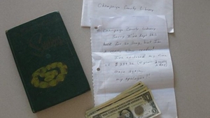 A luat o carte de la bibliotecă, dar a uitat să o dea inapoi! Gestul INCREDIBIL pe care un bărbat l-a făcut după 41 de ani