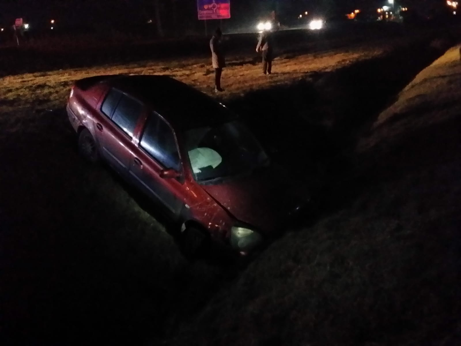 Un bărbat din Timiș, cascador fără voia sa! A călcat accelerația prea tare și a ajuns cu mașina într-un șanț