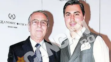 Bunica lui Alexandru Ciucu s-a angajat la APACA in 1939. A facut uniforme pentru armata romana in razboi