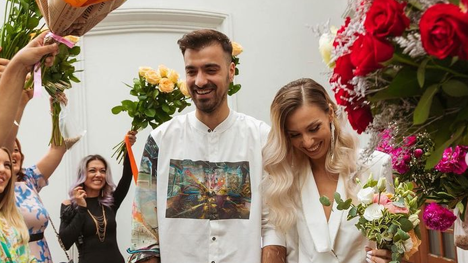 Liviu Teodorescu și Iulia s-au căsătorit religios. Cum au arătat cei doi miri în ziua nunții