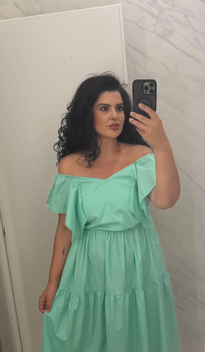 Vedeta din imagine s-a pus pe slăbit și a dat deja 15 kg jos! Recunoști cine este în imagine?