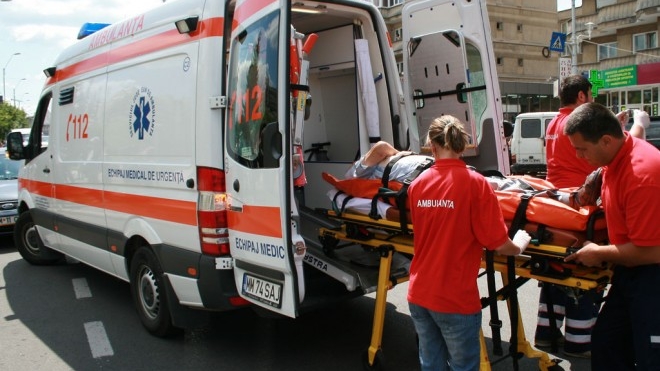 Scandal la spitalul din Ploiești! Un bărbat ar fi murit după ce a căzut de pe targă