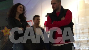 Femeile din viaţa lui BRomania seamănă ca două picături de apă! Socializeaza cu una si o scoate la film pe alta!