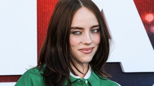 Billie Eilish, de nerecunoscut pe platourile de filmare. Transformarea spectaculoasă pentru primul său rol într-un film