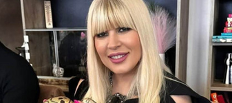 Cum arată Elena Udrea la 52 de ani, în costum de baie. Și-a făcut o fotografie care i-a lăsat mască pe fanii săi! Arată impecabil