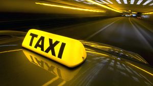 Vestitul Șchiopu’ din Vaslui a dat de pământ cu un taximetrist și l-a băgat în spital!