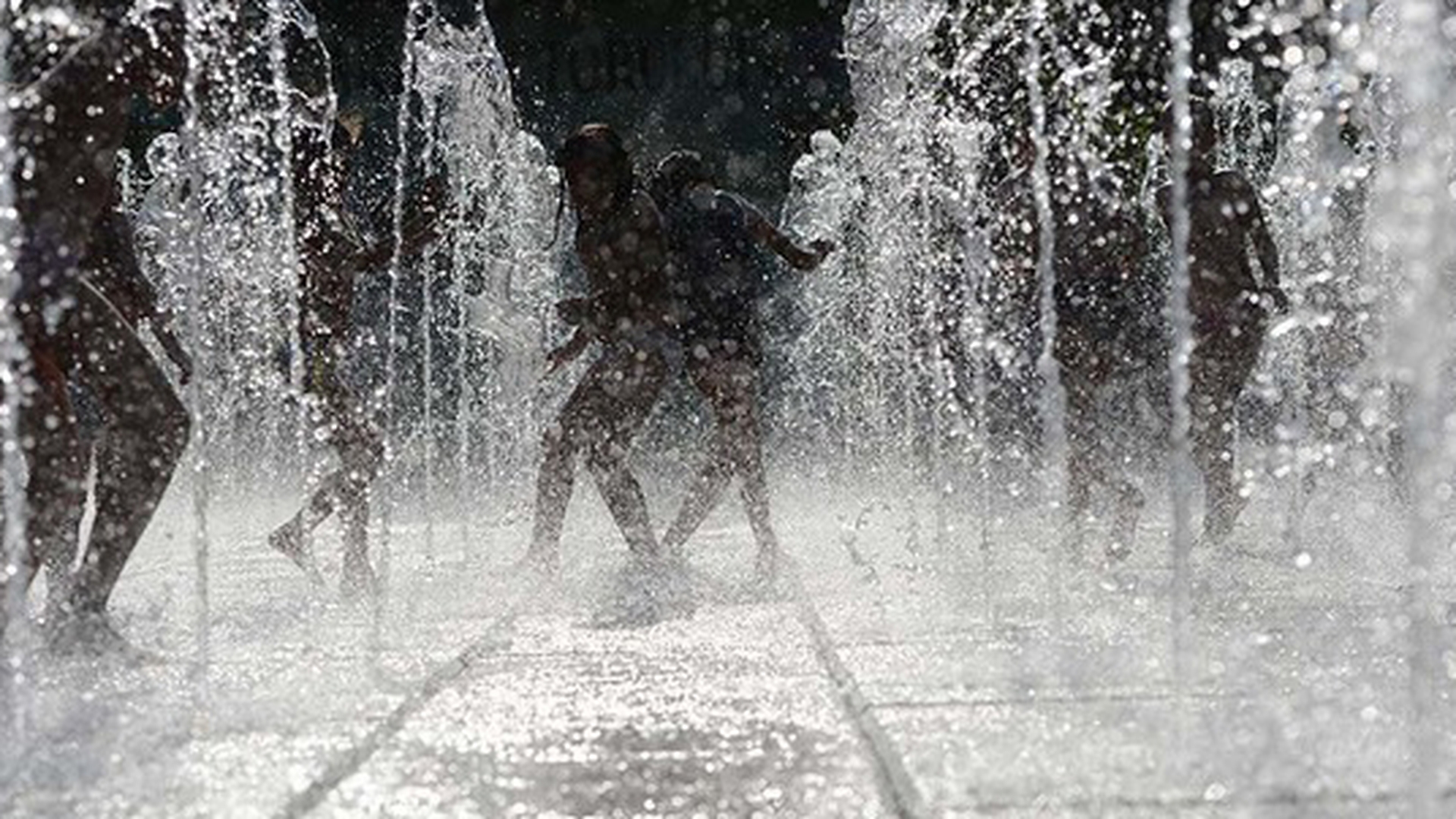 METEO 3 AUGUST! Vremea se menţine caniculară în mai toată ţara! 