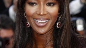 Naomi Campbell s-a logodit! Iubitul ei a sarbatorit evenimentul cu foc de artificii