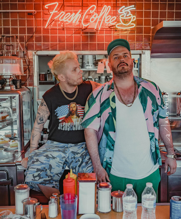 Biletele pentru noul lungemtraj al lui BRomania se găsesc pe miamibici.ro (Foto: Instagram)