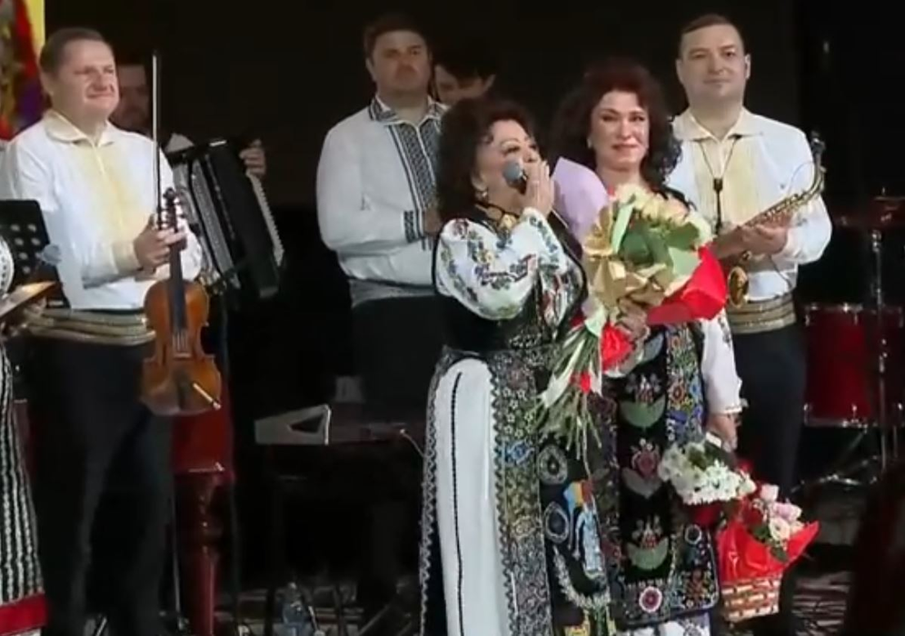 Cum arată Maria Ciobanu la 89 de ani. Cântăreața de muzică populară a susținut un concert la Sala Palatului