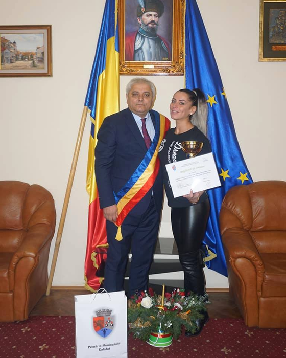 Maria Lara Alexandra Popa, premiată de primarul din Calafat