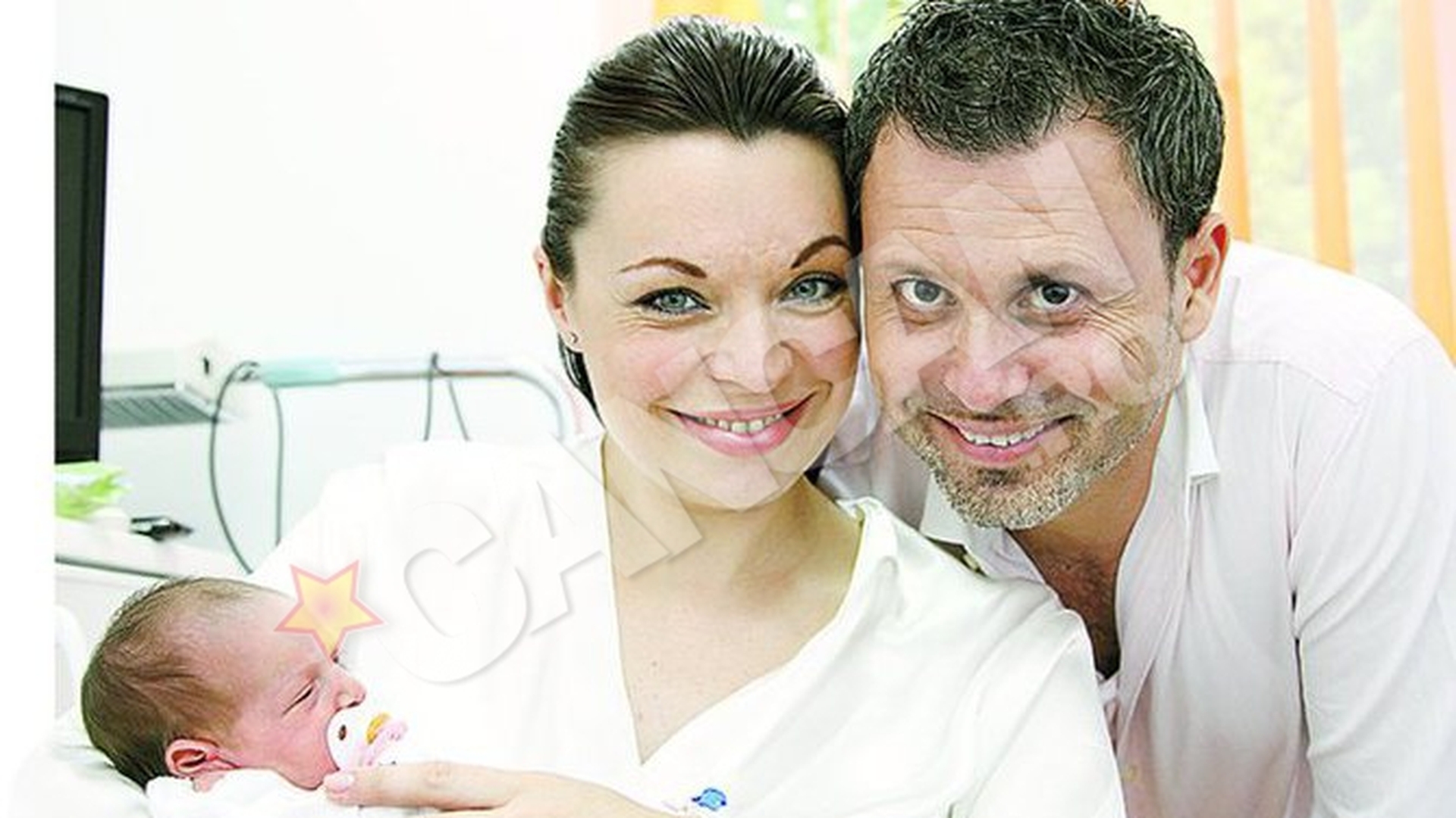 Cristina ne-a prezentat-o pe fiica ei, Alessia, nascuta in urma cu doua zile! Uite-o pe nepotica Andreei Marin!