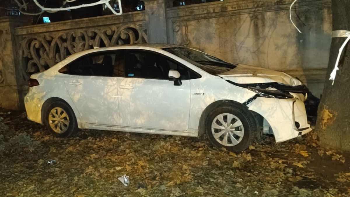 Jale mare în lumea interlopă! Doi membri ai unui celebru clan, spulberaţi pe trecerea de pietoni